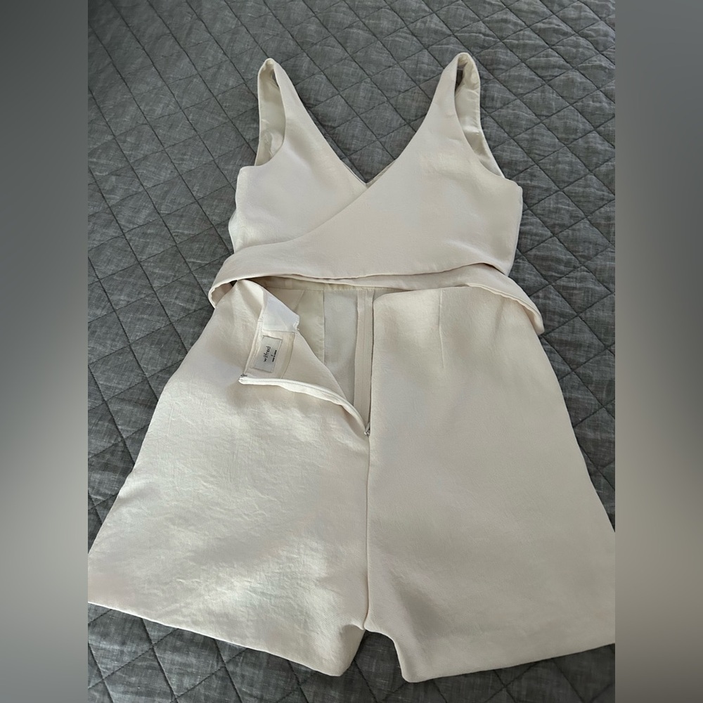 Aritzia Wilfred shorts jumper. - Picture 5 of 9